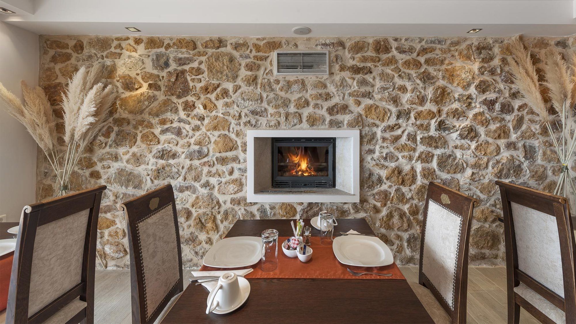 Iakovakis Suites & Spa Koropi Exteriér fotografie
